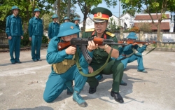 ĐƯA SĨ QUAN QUÂN ĐỘI VỀ XÃ, PHƯỜNG - CHỦ TRƯƠNG ĐÚNG ĐẮN CỦNG CỐ QUỐC PHÒNG TỪ GỐC RỄ