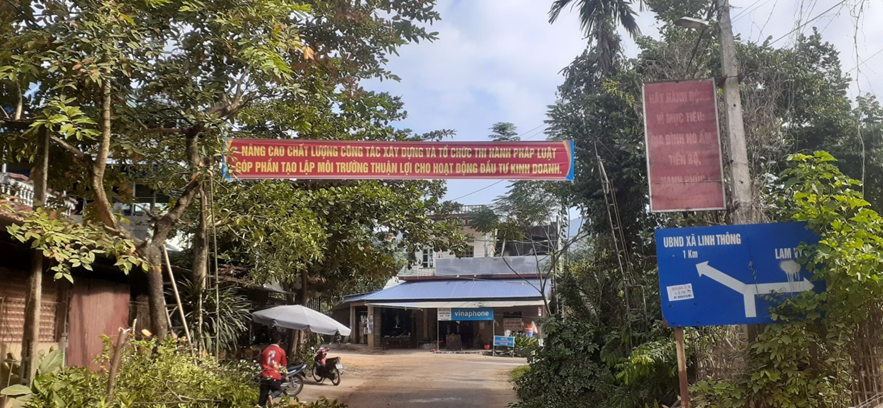 Hưởng ứng Ngày Pháp luật Việt Nam - tại trụ sở cơ quan và các tuyến đường được treo băng rôn, khẩu hiệu 